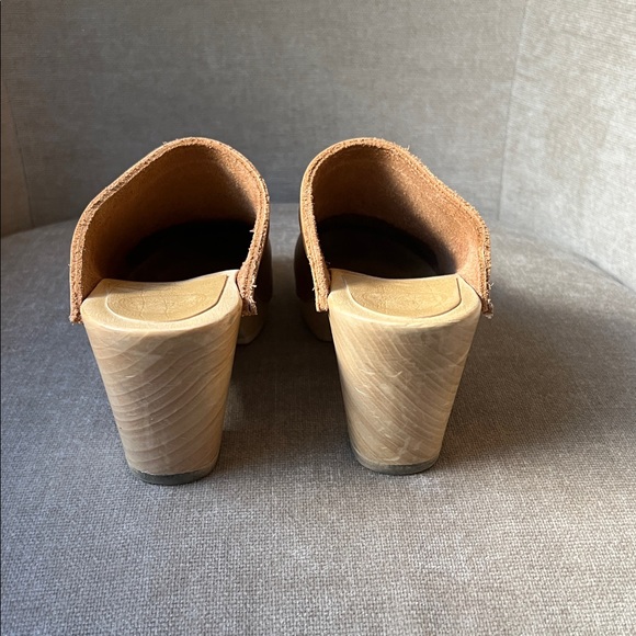 No. 6 old school high heel clog in tan sz. 39 - Picture 4 of 7